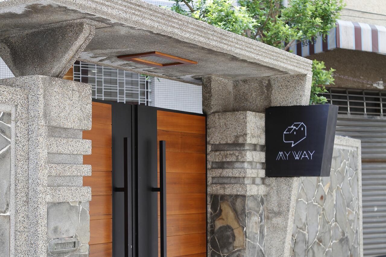 My Way House 好巷一弄民宿 Bed and Breakfast Tainan Exteriör bild
