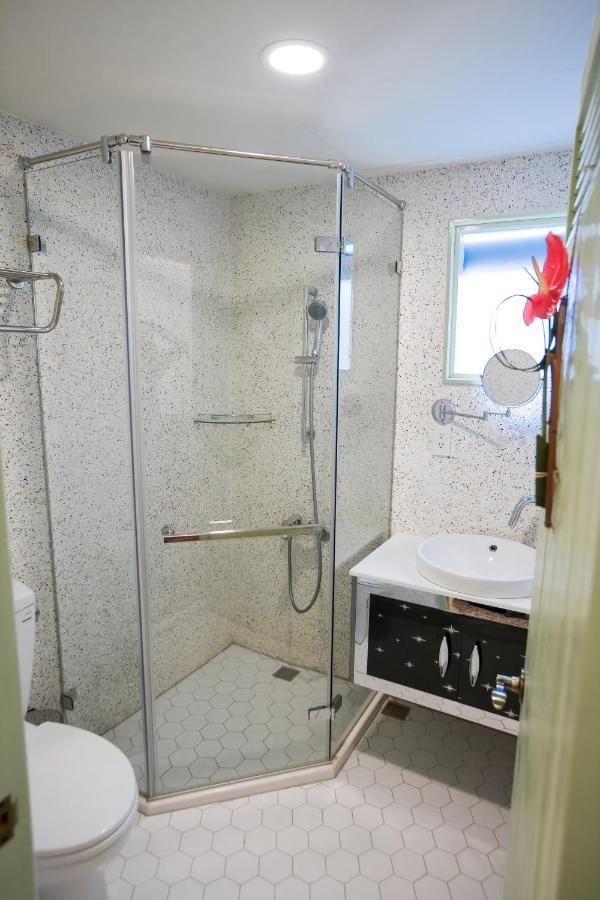 My Way House 好巷一弄民宿 Bed and Breakfast Tainan Exteriör bild